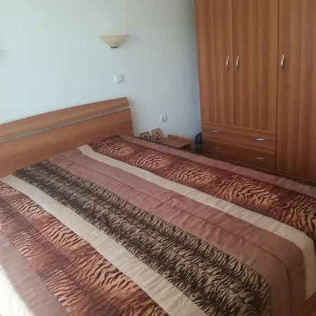 Amber Beach 1-02 Апартамент *
